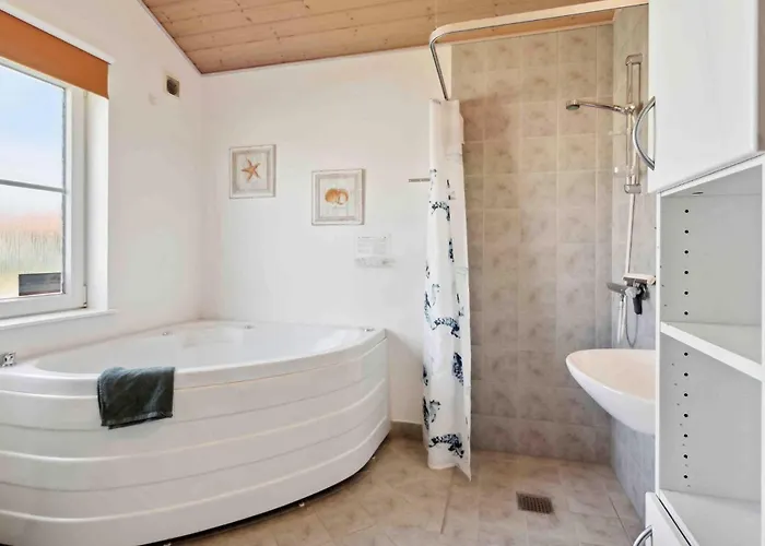 In With Sauna *